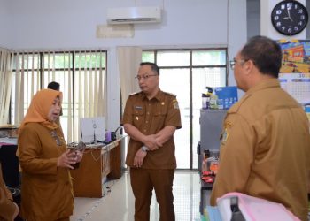Sambangi Dinas CKPKP, Wabup Alif Ajak Kurangi Kawasan Kumuh di Gresik
