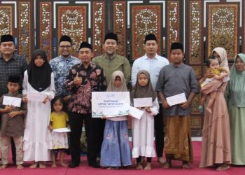 Peduli Sesama, PLN UP3 Madura Santuni Anak Yatim dan Guru Ngaji