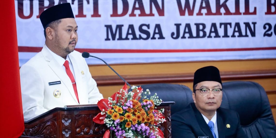 Di Rapat Paripurna DPRD, Bupati dan Wabup Gresik Paparkan Visi-Misi Kolaboratif untuk Gresik Baru Berkelanjutan