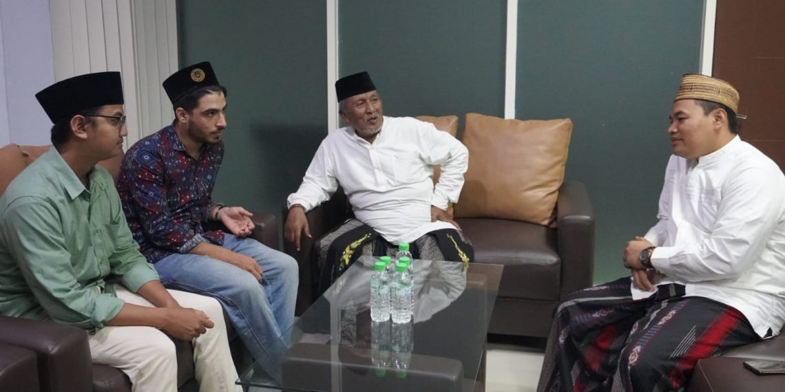 Kunjungi MUI Gresik, Mahasiswa Afghanistan Ingin Belajar Kerukunan Umat Islam di Indonesia