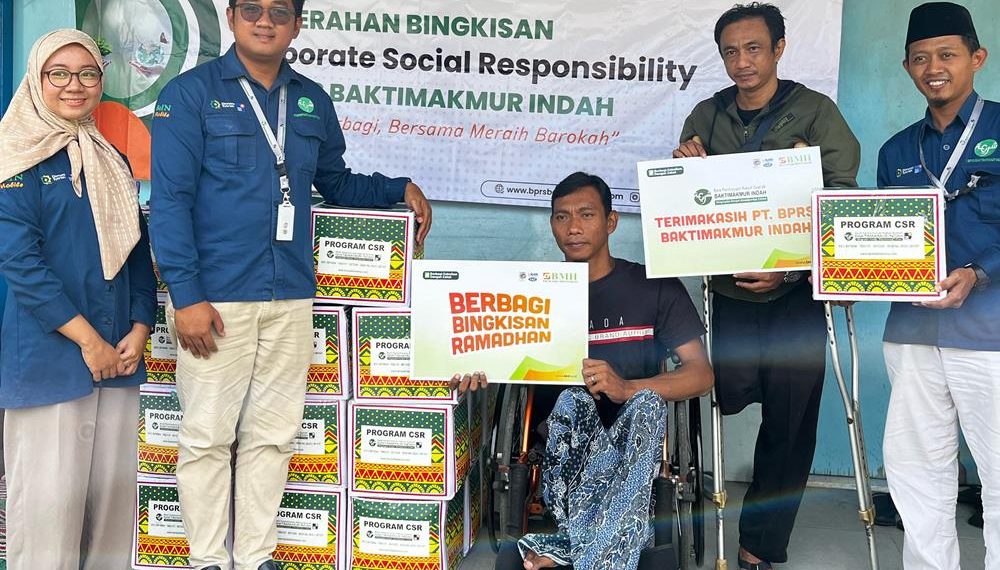 BMH Salurkan Paket Sembako dari PT BPRS Bhaktimakmur Indah untuk Komunitas Disabilitas Muslim Sidoarjo