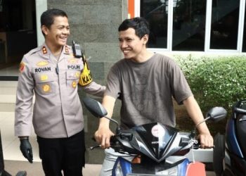 Kapolres Gresik Lagi-lagi Bikin Warga Lega dan Bahagia, Motor yang Dicuri Bisa Kembali