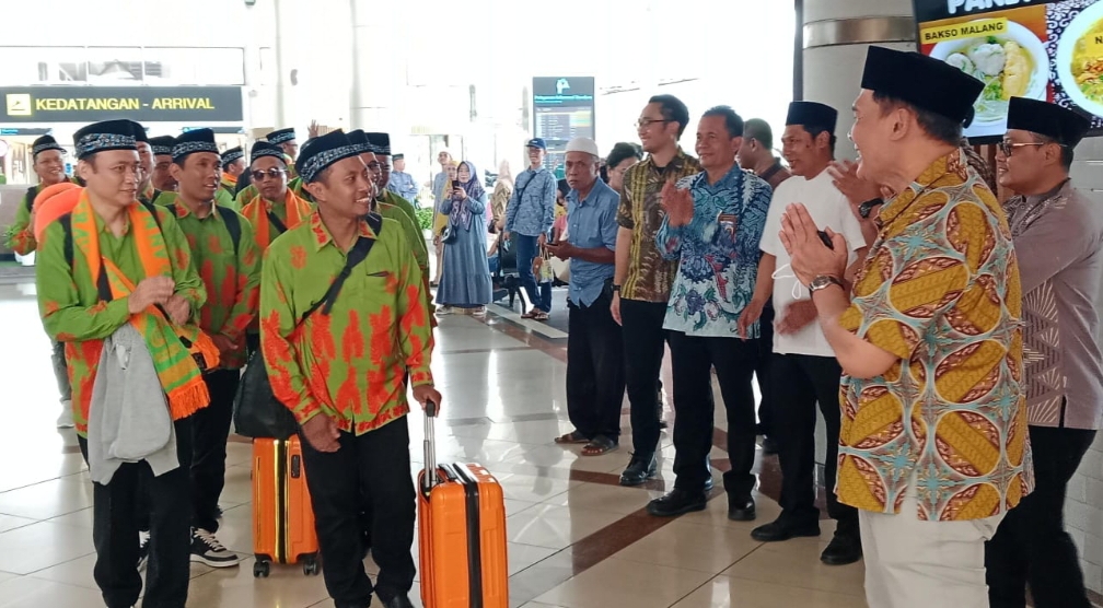Bambang Haryo Lepas 25 Jamaah Umroh Tim DLU dan Tim BHS Surabaya-Sidoarjo