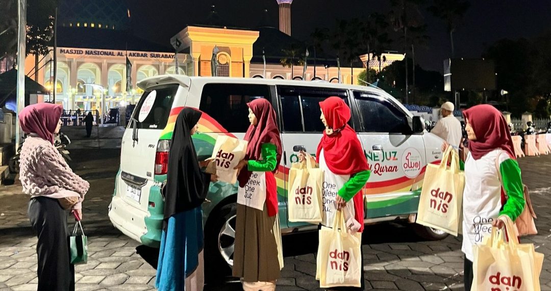 Dannis Collection dan OWOJ, Bagikan 2000 Paket Lebaran