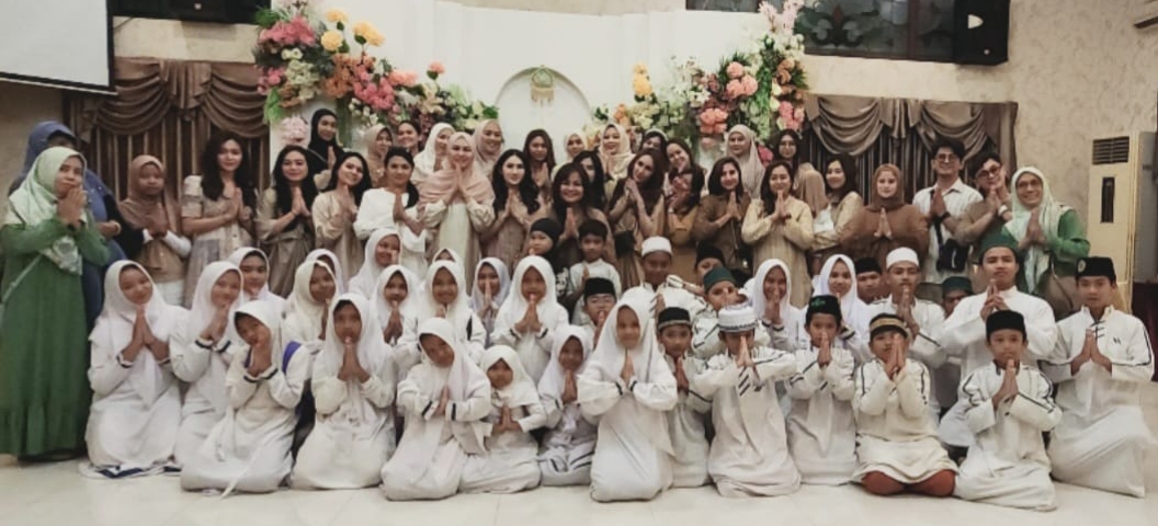 Komunitas Muda Mudi Surabaya, Buka Bersama Anak Yatim Piatu dan Berbagi Bingkisan Lebaran