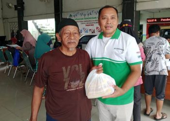 PT. Megasurya Mas Bagikan Ribuan Migor dan Sabun, Warga Desa Tambakrejo dan Tambak Sawah Sambut Gembira