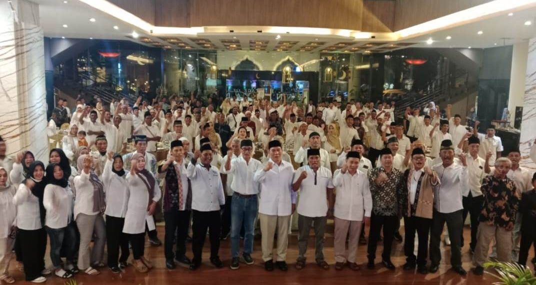 Silaturahmi dan Bukber, Bambang Haryo Berbagi Kebahagiaan Dengan Petani, Nelayan, UMKM dan Sopir Bus