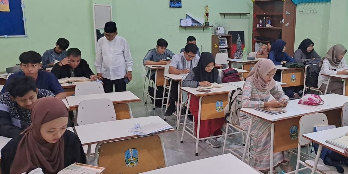 SMA Negeri 3 Sidoarjo Lakukan ‘Gerakan Membaca Al Qur’an Satu Siswa 1 Juz’