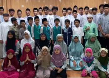 Muliakan Ramadan, SMP Al Hikmah Surabaya Gelar ‘Dakwah On The Mosque’