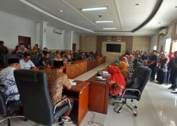 Puluhan Orang Perwakilan CASN P3K Geruduk Kantor DPRD Sidoarjo, Tuntut SE Menpan RB Dicabut