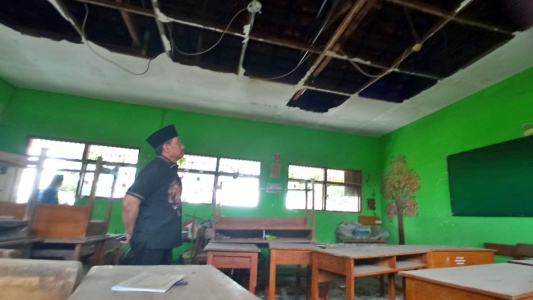 Proses Belajar Mengajar Terganggu, Ketua Komisi D Minta Pemkab Sidoarjo Segera Perbaiki Sekolah-sekolah Yang Rusak