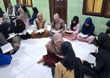 SMK Antartika 2 Sidoarjo Perbaiki Akhlak Siswanya di Ponpes Al Falah Panji