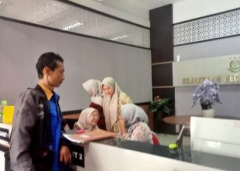 Datangi Kejari Sidoarjo, Gerah Pertanyakan Progres Penanganan Dugaan Korupsi Proyek Taman Bahu Jalan di Area GDS