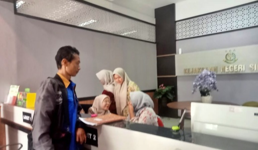 Datangi Kejari Sidoarjo, Gerah Pertanyakan Progres Penanganan Dugaan Korupsi Proyek Taman Bahu Jalan di Area GDS