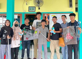 Baksos Bersih-bersih Musala Kampung