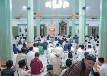 Malam Selawe, Pemkab Gresik Bagikan 3.000 Porsi Nasi Kebuli dan Munajat 1.000 Surat Al Ikhlas