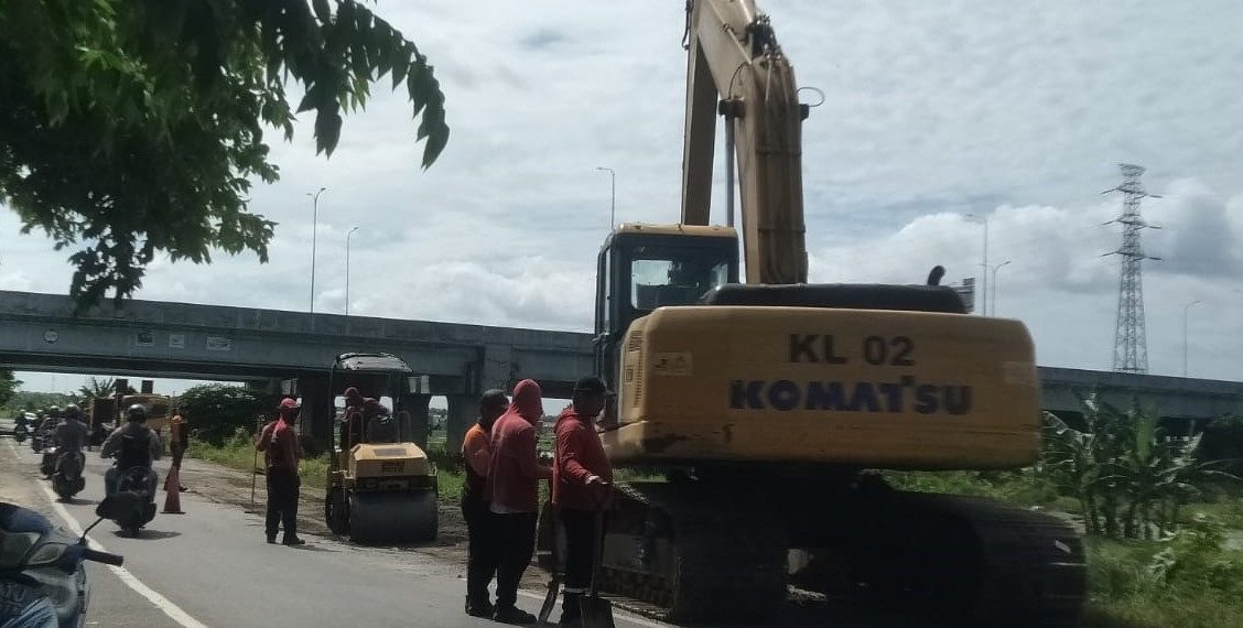 Jalan Rusak Banjarsari – Kedanyang Mulai Diperbaiki, Wabup: Truk Diperketat Pengawasannya