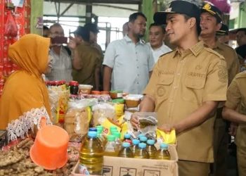 Bupati Bangkalan Pimpinan Sidak Harga Kebutuhan Pokok di Pasar Ki Lemah Duwur