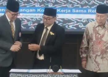 Resmi Dilantik Jadi Rektor UMG, Prof Khoirul Anwar Targetkan Punya 10 Guru Besar dan 80 Doktor