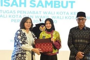 Mbak Wali Vinanda Apresiasi Kinerja Pj Wali Kota Kediri di Acara Pisah Sambut