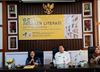 SMP Negeri 2 Sukodono Lakukan GLS dan Bedah Buku di Perpusda Sidoarjo