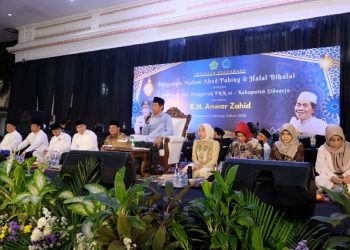 Ribuan Warga Hadiri Pengajian KH Anza di Pendopo Sidoarjo