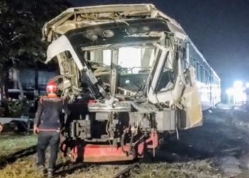 Tabrakan Commuter Line KA Jenggala vs Truk Trailer di Gresik Tewaskan Asisten Masinis