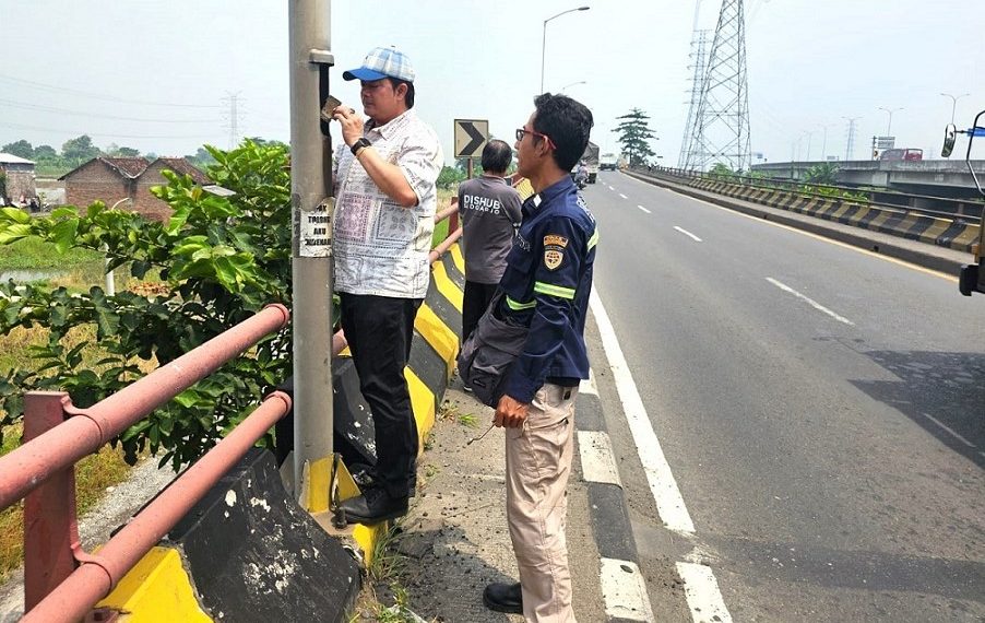 Dishub Sidoarjo Lakukan Reaksi Cepat Benahi Penerangan Jalan