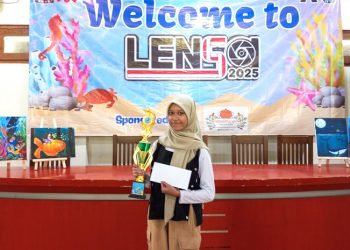 Siswi SMP Negeri 3 Sidoarjo Juara 1 Lomba Fotografi Lensa Smanisda 2025