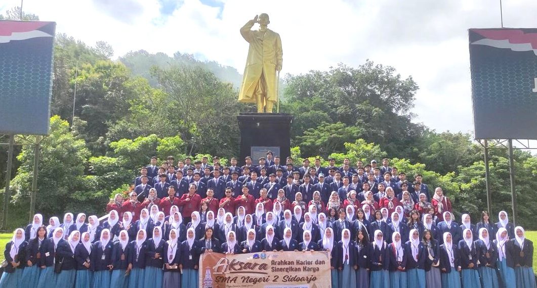 SMA Negeri 2 Sidoarjo Gelar ‘Aksara’ di Yogyakarta