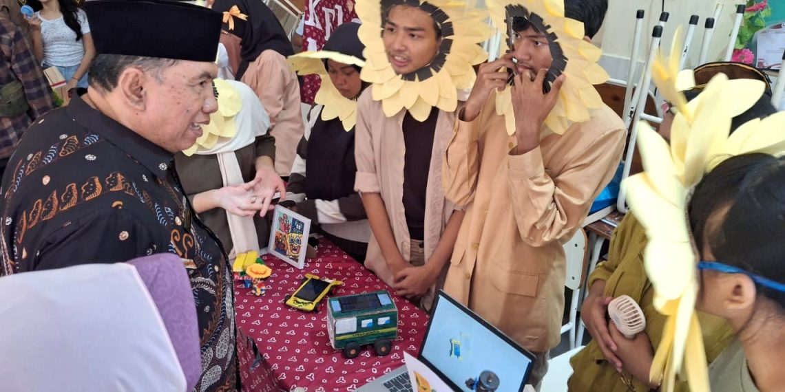 Gelar Karya P5 SMP Negeri 3 Sidoarjo Pamerkan Produk Inovasi Energi Alternatif