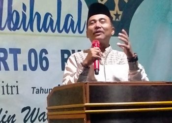 Berikan Tausyiyah pada Halal Bihalal Warga Kedanyang, Kadisdik Gresik Minta Jangan Jadi Orang Bangkrut