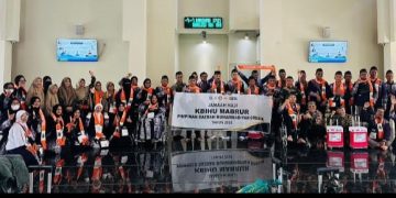 Perdana Tahun Ini, KBIHU MABRUR Muhammadiyah Gresik Berangkatkan 45 Jamaah Calon Haji