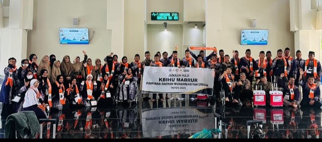 Perdana Tahun Ini, KBIHU MABRUR Muhammadiyah Gresik Berangkatkan 45 Jamaah Calon Haji