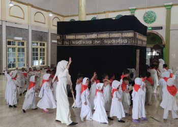 Berlangsung Ceria Penuh Kegembiraan, ‘Manasik Haji’ KB-TK Pelangi Kedanyang
