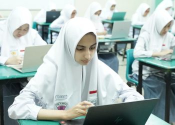 Momen Hardiknas, Yayasan Al Hikmah Lakukan Refleksi Pendidikan Berbasis Akhlak dan Kepemimpinan