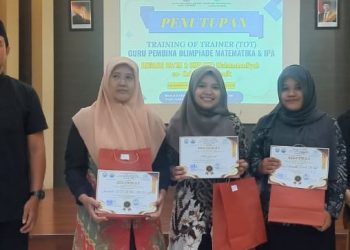 ToT Guru Pembina Olimpiade MIPA Kabupaten Gresik Berakhir, Inilah Penerima Penghargaan Peserta Terbaik