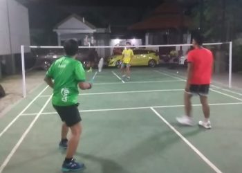 Bikin Gobyos, Badminton di Rumdin Wabup Gresik Asluchul Alif