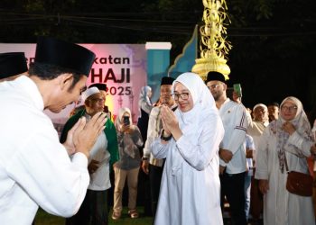 Bupati Ipuk Lepas Ratusan Calon Haji, Titip Doa untuk Banyuwangi