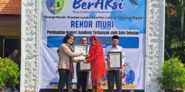 SMP Negeri 4 Sidoarjo Pecahkan Rekor MURI, Buat 10.750 Nugget Bandeng