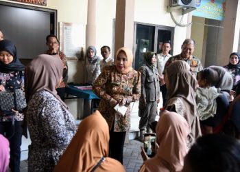 Wakil Bupati Mimik Temui 19 PKL Jalani Sidang Tipiring