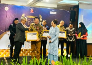 “One School, One Innovation” Berbuah “The Best Inspiring Leader of Change and Professional Figure of the Year”