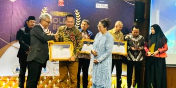 “One School, One Innovation” Berbuah “The Best Inspiring Leader of Change and Professional Figure of the Year”