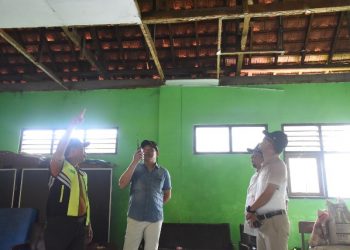 Memprihatinkan Tiga Ruang Kelas SDN 1 Sebani Ambrol