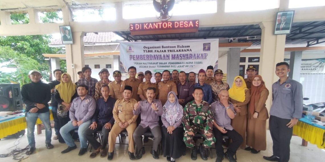 Hadirkan PN Gresik dan YLBH Fajar Trilaksana, Pemdes Sidoraharjo Berikan Pemberdayaan Hukum kepada Warganya