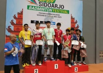 Siswa KKO SMP Negeri 2 Sidoarjo Juara Satu Badminton Festival 2025