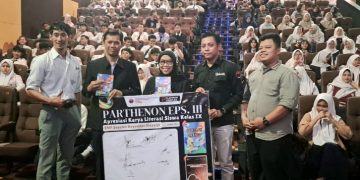 SMP Sepuluh Nopember Nobar Film Pendek dan Launching Buku Karya Siswa di Platinum Cineplex