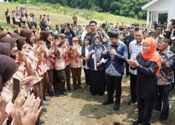 SMKN Sukapura Dibuka, Khofifah Siapkan SDM Bromo Siap Kerja Sambut Turis Mancanegara