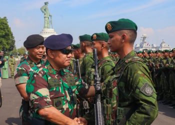 Satgas Pamtas RI-PNG Yonif 509/Balawara Yudha Disambut Dengan Bangga di Dermaga Madura Koarmada II