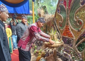 Wakil Bupati Tuban Berikan Apresiasi Tradisi Nyadran Desa Kumpulrejo Parengan